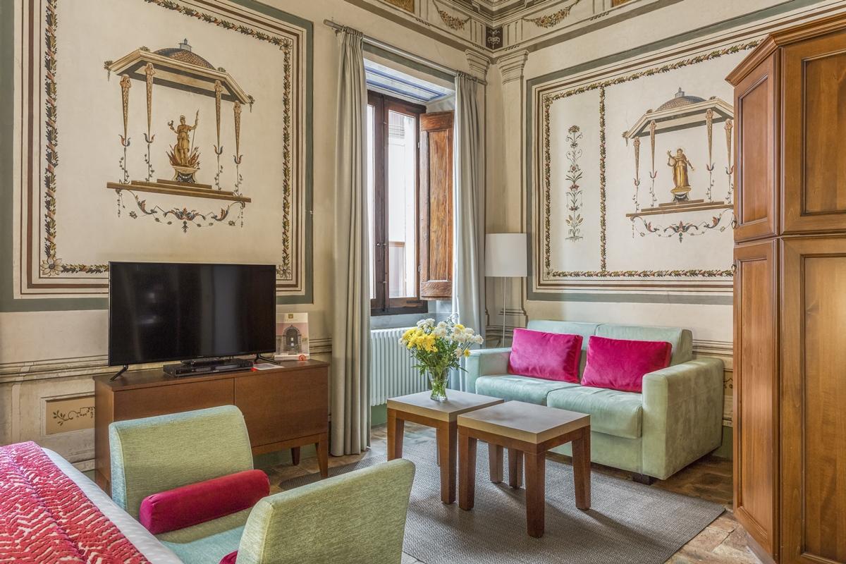 卡塔拉尼宫酒店 索里亚诺尼西米诺 外观 照片